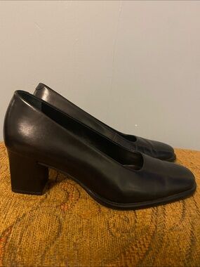Rockport Black Leather Block Heel Pumps